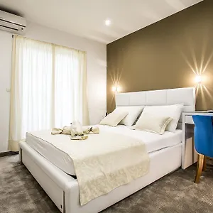 & Apartament