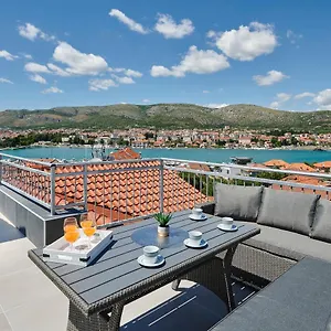 & Zaja , Trogir Kroatien