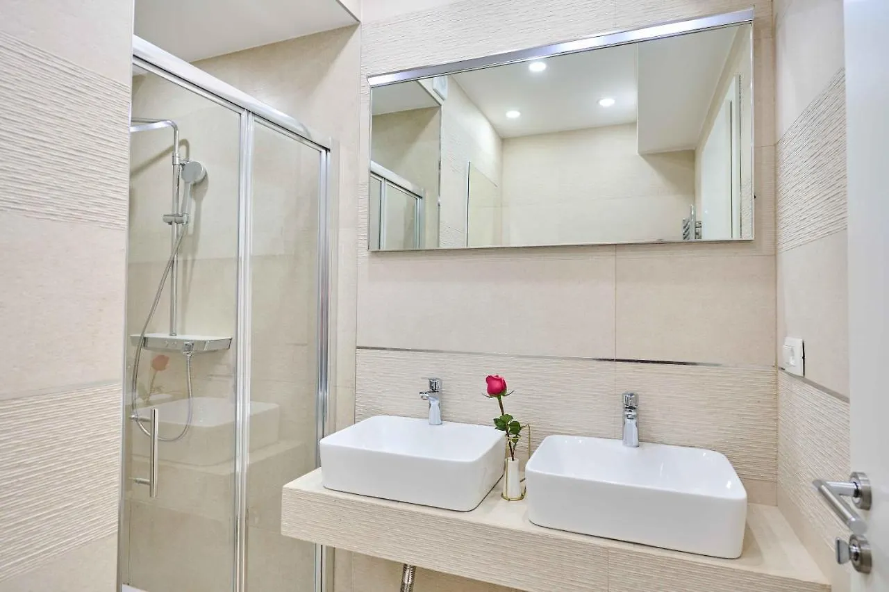 Best Location Rooms Split Bed & Breakfast