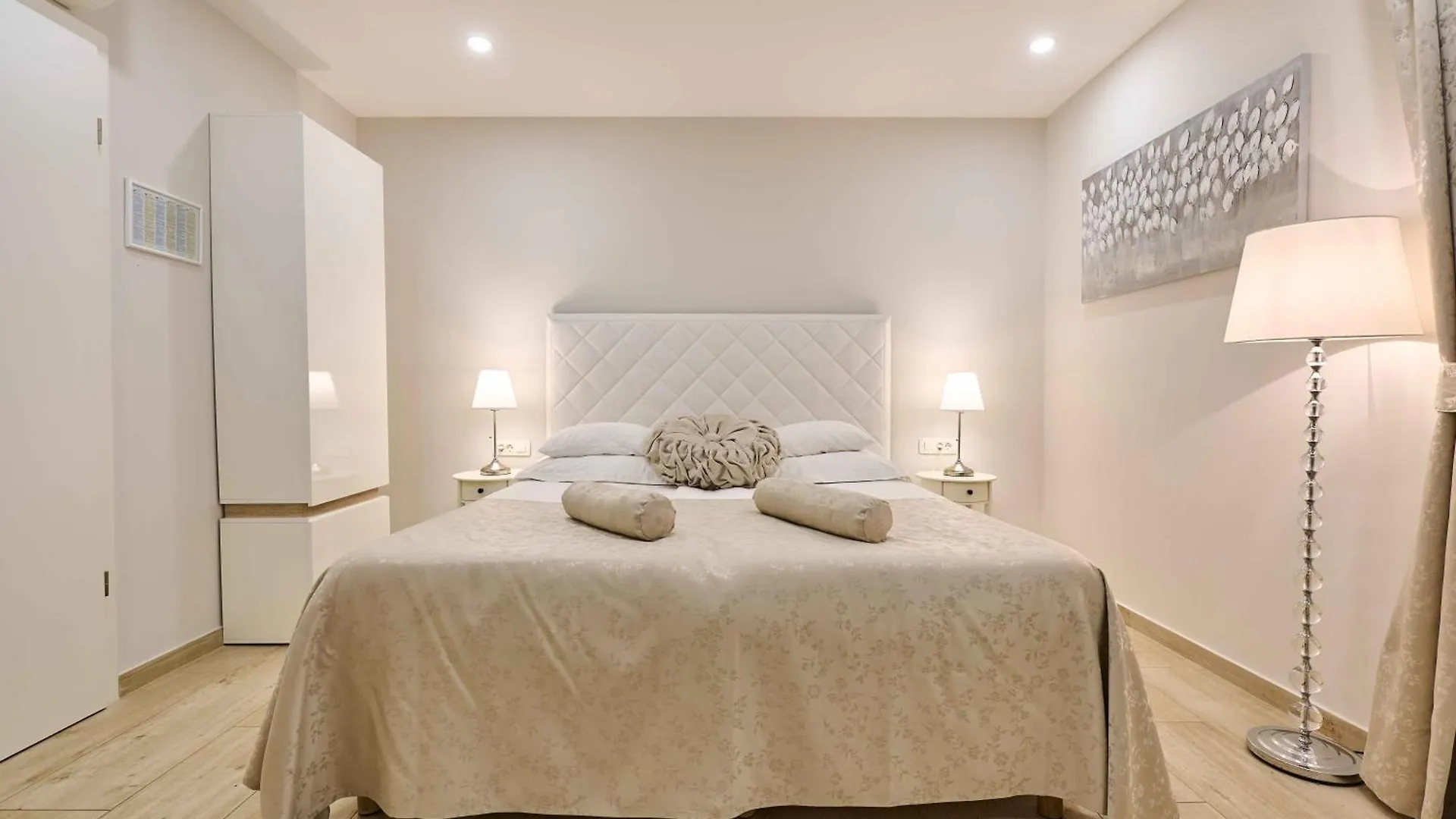 Best Location Rooms Split Bed & Breakfast