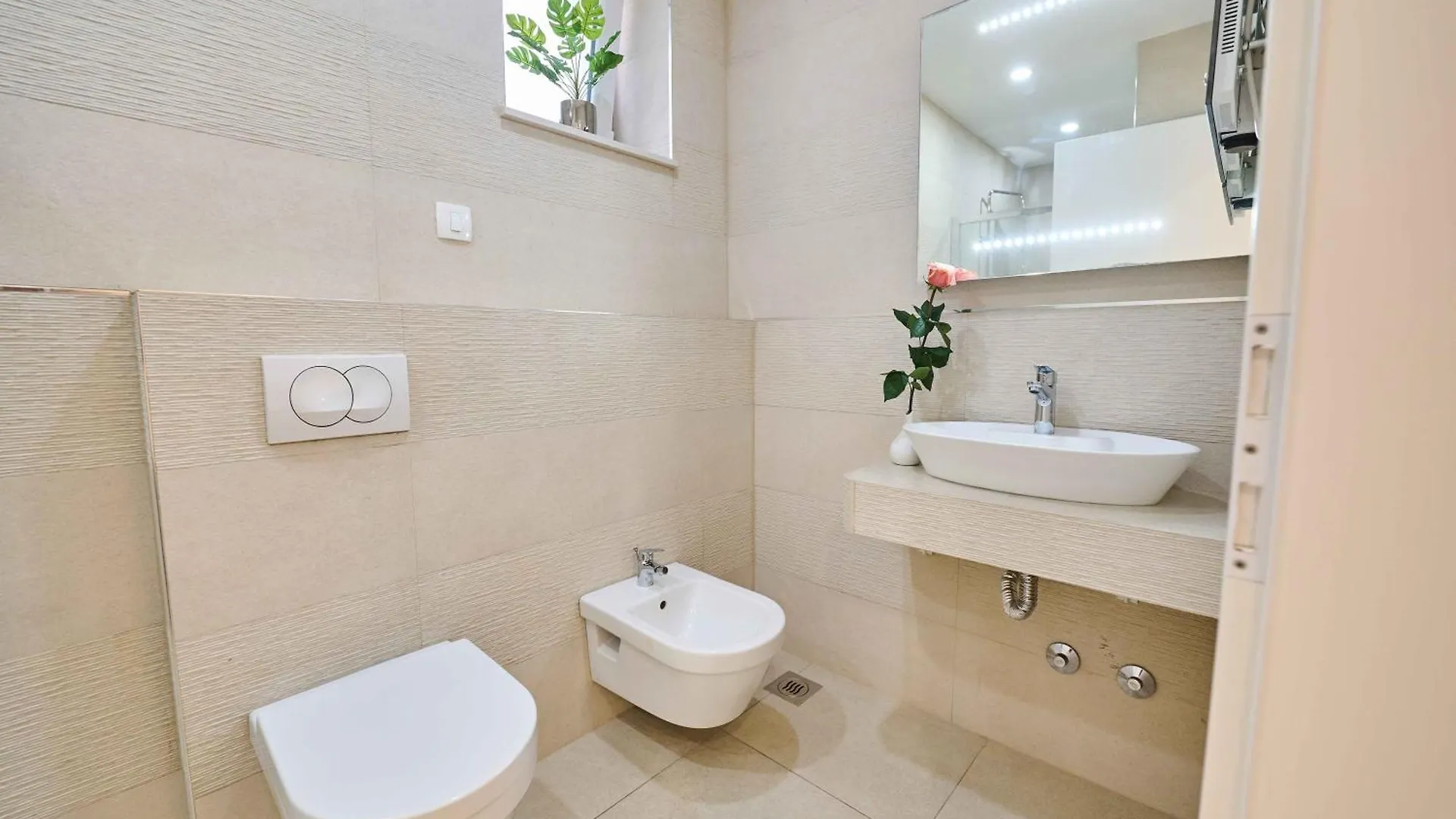 Best Location Rooms Split Bed & Breakfast